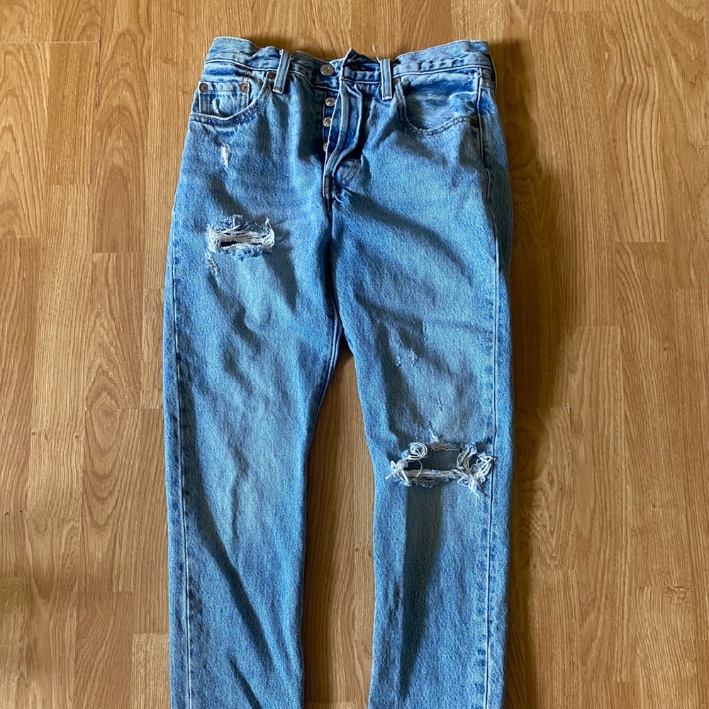 Levi’s 501 straight legged jeans size 25